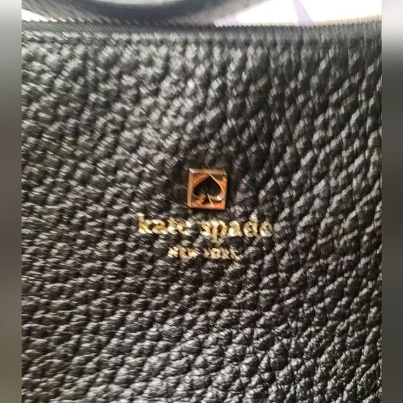 Kate Spade Black Leather Shoulder Bag Pebbeled Black Leather Striped Interior - Picture 2 of 9